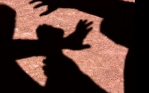 Polícia procura idoso suspeito de estuprar filhas adotivas por sete anos