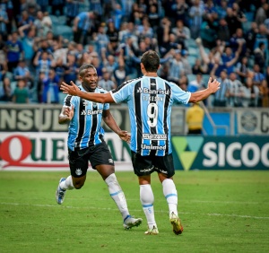 CRB perde para o Grêmio de 2 x 0 e segue na última posição da Série B