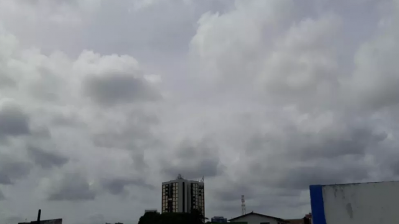 Alagoas deve ter chuva e tempo nublado até sábado; sol deve aparecer no domingo