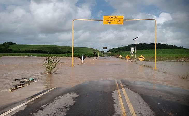 Confira quais os 18 trechos de AL afetados pelas fortes chuvas