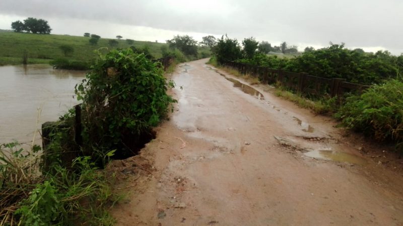 Defesa Civil alerta para risco de desabamento da ponte do Riacho do Guedes