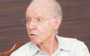 Zagallo é internado com infecção respiratória, mas passa bem e tem situação estável