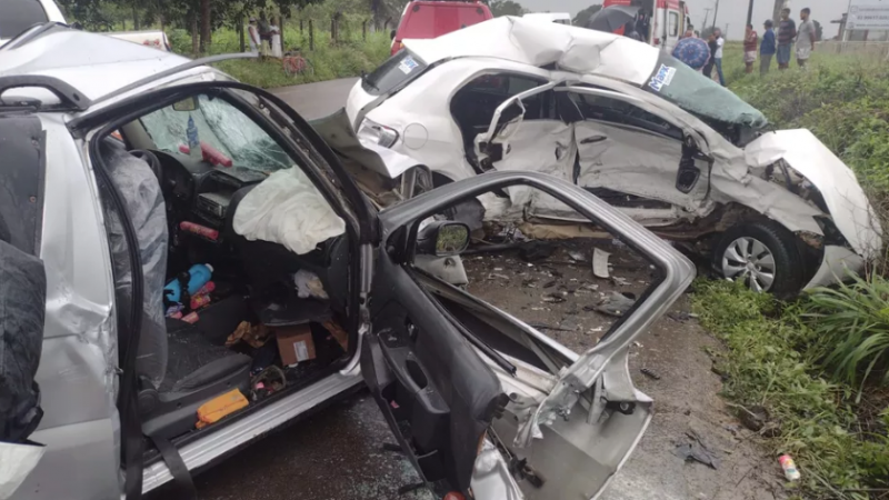 Uma pessoa morre e duas ficam feridas em acidente na AL-220, em Arapiraca
