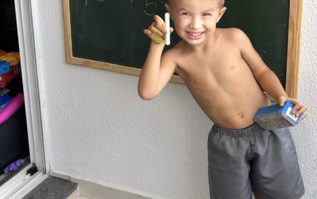 Menino de SP se torna bilíngue aos 3 anos e, aos 5, entra para clube mundial de superdotados: ‘Me deu medo’, diz mãe