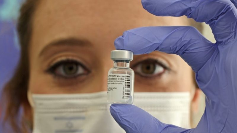Maceió começa a aplicar 4ª dose da vacina contra Covid-19 em pessoas com 18 anos ou mais