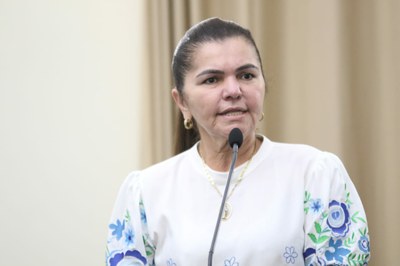 Após repercussão negativa de “possível aliança” com Ângela Garrote, Mosabele recua