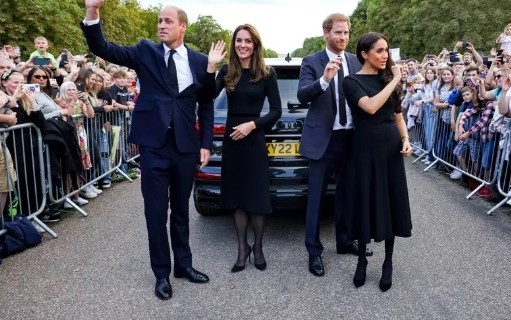 Príncipe Harry fala pela primeira vez sobre morte da avó, a rainha Elizabeth: ‘minha bússola’