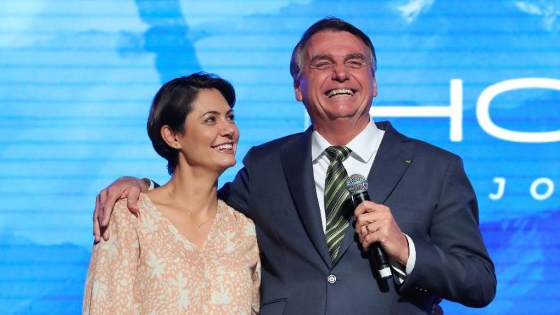 TSE suspende propaganda de Bolsonaro com Michelle de protagonista