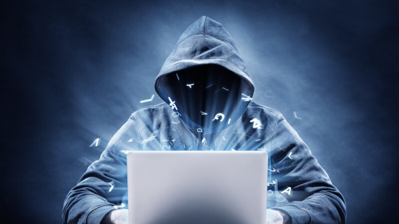 Crimes cibernéticos: Como proteger redes sociais e evitar invasões de ‘hackers’