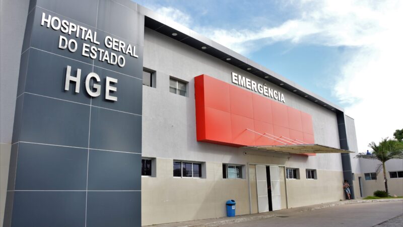Homem é baleado dentro de bar em Maceió e precisa de atendimento no HG