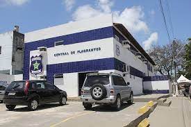 Mulher sofre ataques brutais: Marido a agride com garrafadas e pancadas de ventilador em Maceió