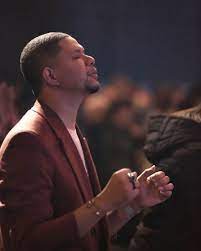 Tragédia no Palco: Cantor Gospel Pedro Henrique, de 30 anos, falece durante apresentação na Bahia