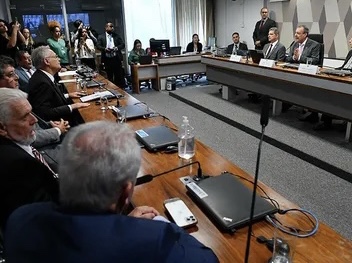 CPI da Braskem: Renan Calheiros renuncia à comissão