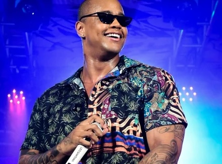 MPAL investiga participação de show com cantor Léo Santana pela Prefeitura de Viçosa