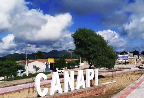 Professor de escola municipal de Canapi é preso suspeito de estuprar uma ex-aluna