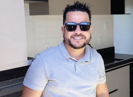 Cantor sertanejo é assassinado a tiros dentro de casa