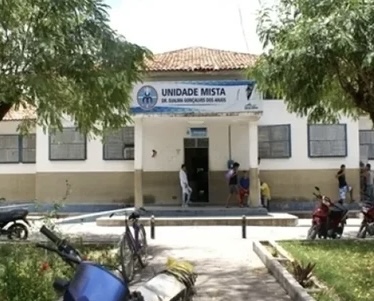 Idoso de 86 anos vai parar em hospital após mulher jogar escada em suas costas