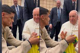 Luva de Pedreiro encontra o Papa Francisco e expressa gratidão: Agradecido
