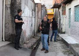 Operação Policial na Portelinha: PC prende dupla e remove barracas de criminosos
