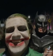Vídeo do “Coringa de Palmeira” gravado durante transmissão de carnaval da TV Estadão atinge 5 milhões de visualizações no Tik Tok