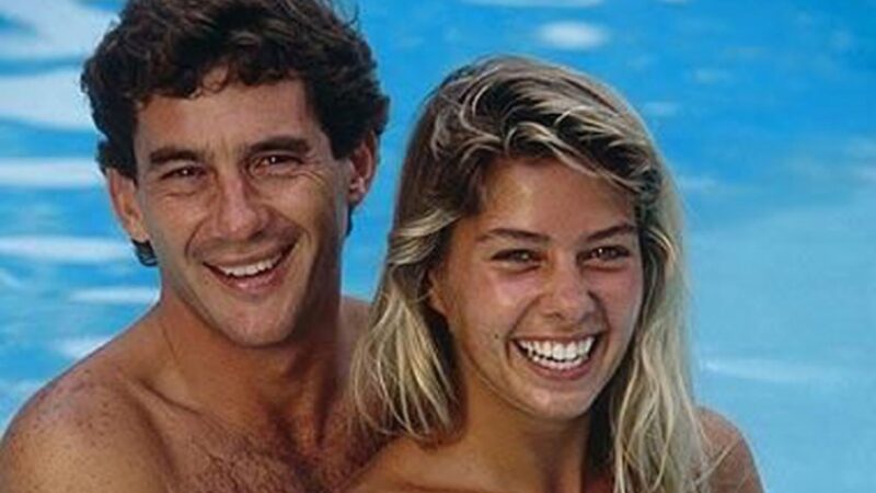 Adriane Galisteu presta homenagem a Ayrton Senna: “Para sempre em nossos corações”