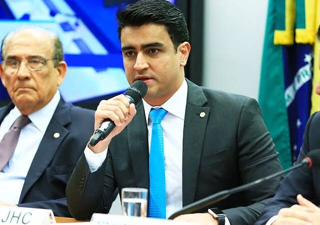 JHC exonera vereador por “trocar de lado”; entenda