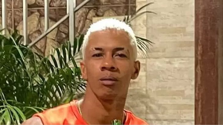 Entregador baleado por PM abriu os olhos e conversou com família, diz tio
