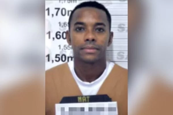 Robinho diz que ”vai comer ovo de páscoa em casa” afirmam agentes penitenciários