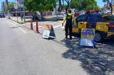 Serviços de drenagem interditam avenida Antônio Gomes de Barros em Dois Pontos