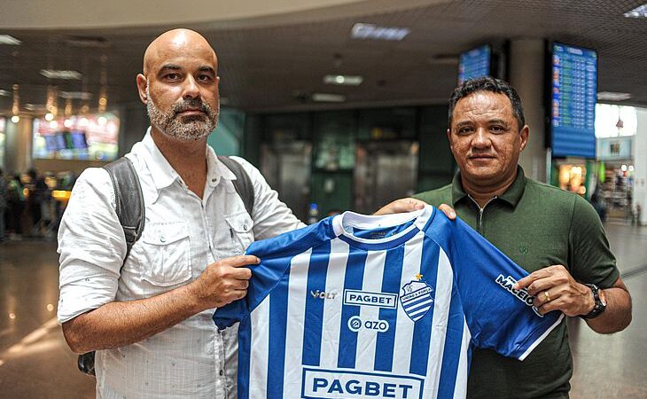 Cristian de Souza, ex-Botafogo-PB, chega a Maceió para comandar o CSA