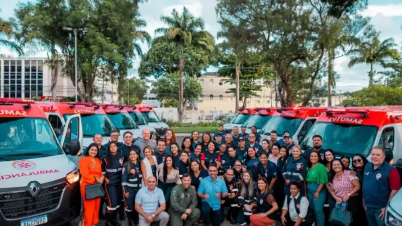 Governador entrega ambulâncias e confirma nova sede do Samu