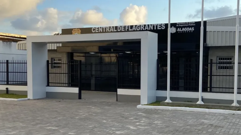 Homem é autuado por importunação sexual na orla de Ponta Verde