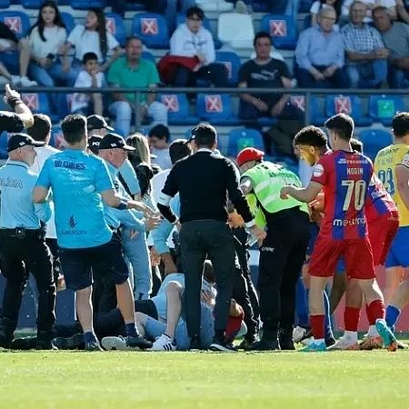 Ex-goleiro do CSA é agredido por torcedor rival durante jogo em Portugal