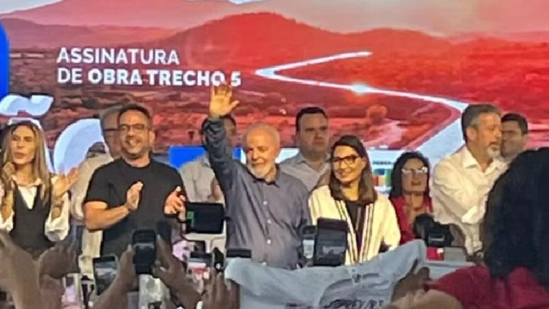 Lula reúne rivais políticos Lira e Renan Calheiros em evento no interior de Alagoas