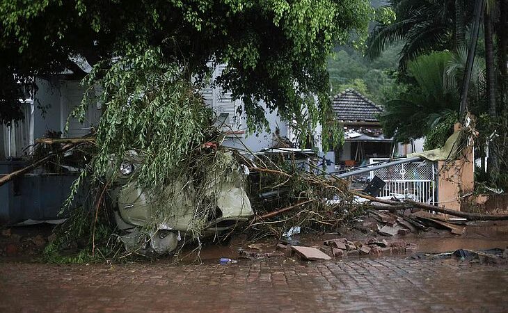 Nº de mortes por chuva no Rio Grande do Sul sobe para 13 e governo decreta estado de calamidade