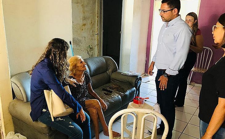 Neto suspeito de deixar avó abandonada com carrapatos em casa é preso no Sertão