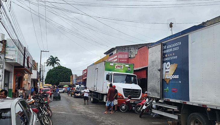 Mercadorias sem nota fiscal avaliadas em R$826 mil são apreendidas em Arapiraca