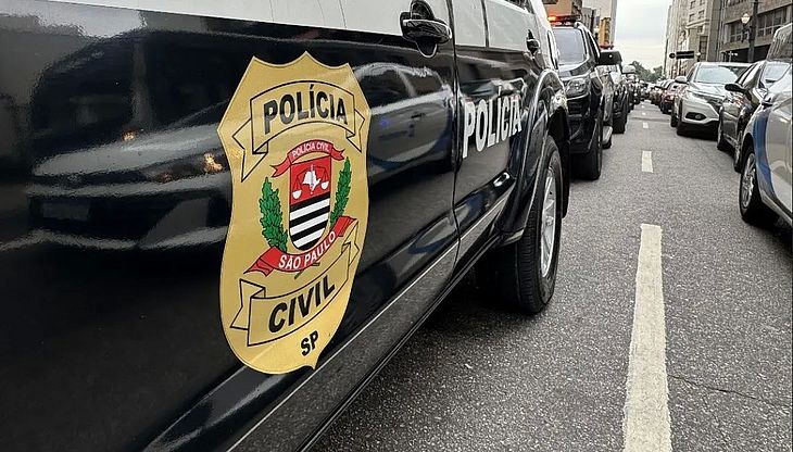 Policial em viatura atropela e mata idosa no centro de São Paulo