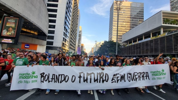 Brasil é a maior nação do mundo a descriminalizar maconha para usuário