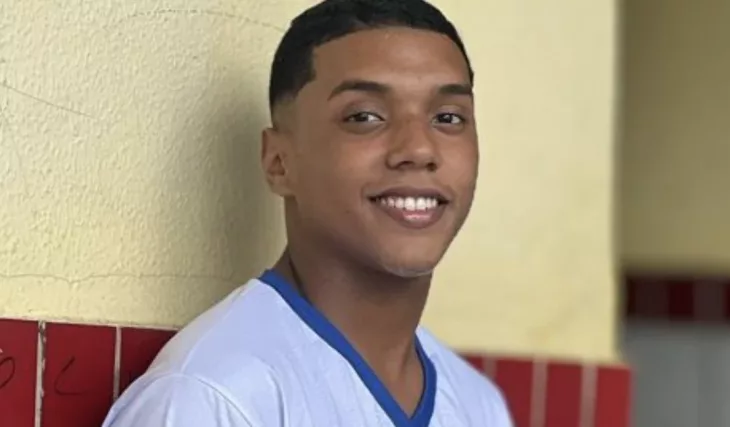 Jovem cabelereiro é executado a tiros em praça pública em Maceió