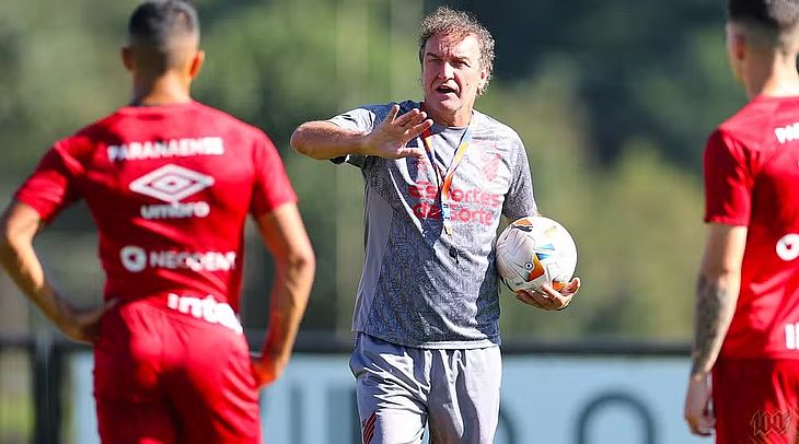 Cuca se pronuncia pela primeira vez após saída inesperada do Athletico