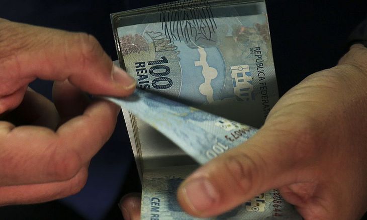 Entenda a decisão que pode obrigar bancos a devolver em dobro juros pagos por clientes