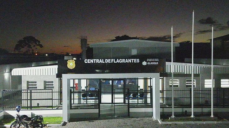 Homem diz que é policial armado e ameaça funcionários de unidade de saúde para ser atendido em Maceió