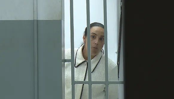 ‘Macaco, preto, cretino, babaca’: passageira é barrada em voo e presa por injúria racial