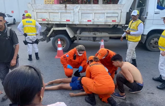 Mulher fica ferida após acidente e é socorrida por agentes da Ronda em Maceió