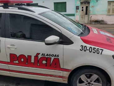 Homem invade casa da ex, danifica objetos e ameaça atear fogo