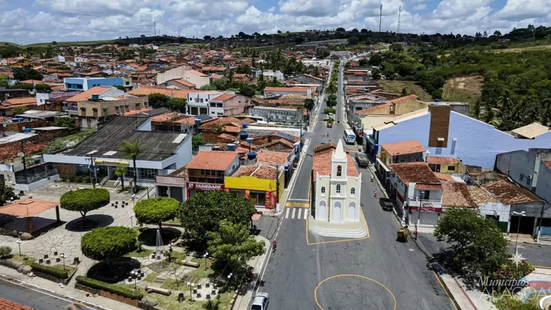 PM procura homem acusado de esfaquear primo no pescoço