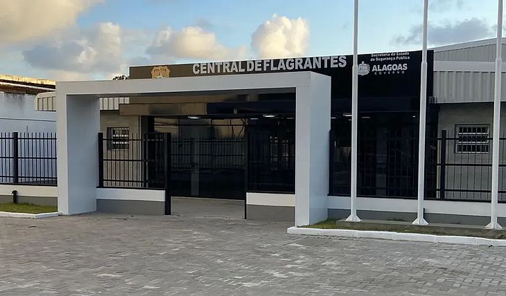 Mulher é agredida com “machadinha” de carne após discussão com marido