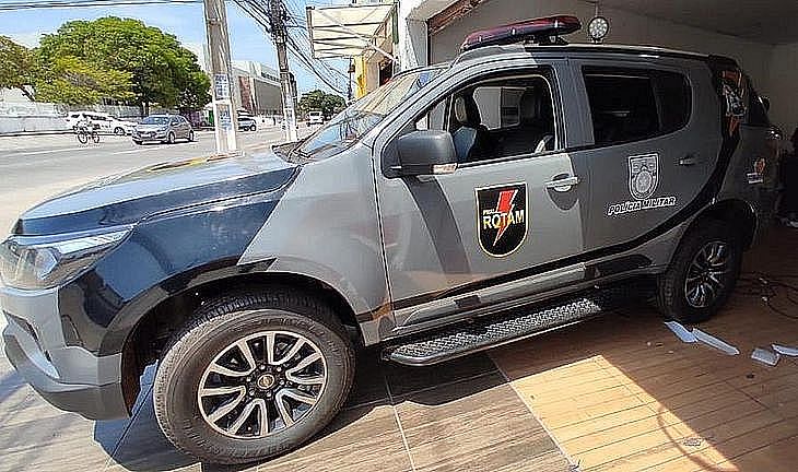 Casal é preso com 5 kg de droga em Maceió; PM apreende bilhetes com menções à facção