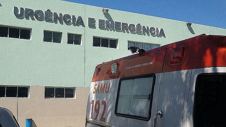 Menina de 11 anos ferida à bala na cabeça em tiroteio segue internada na UTI